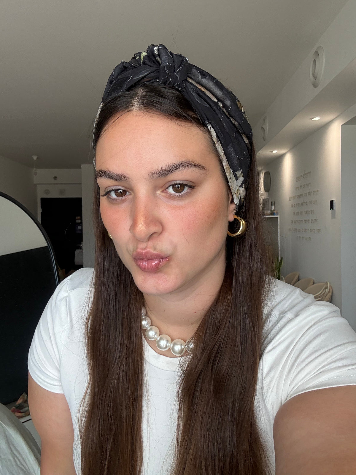 סרט לחצי כיסוי שחור פרחוני