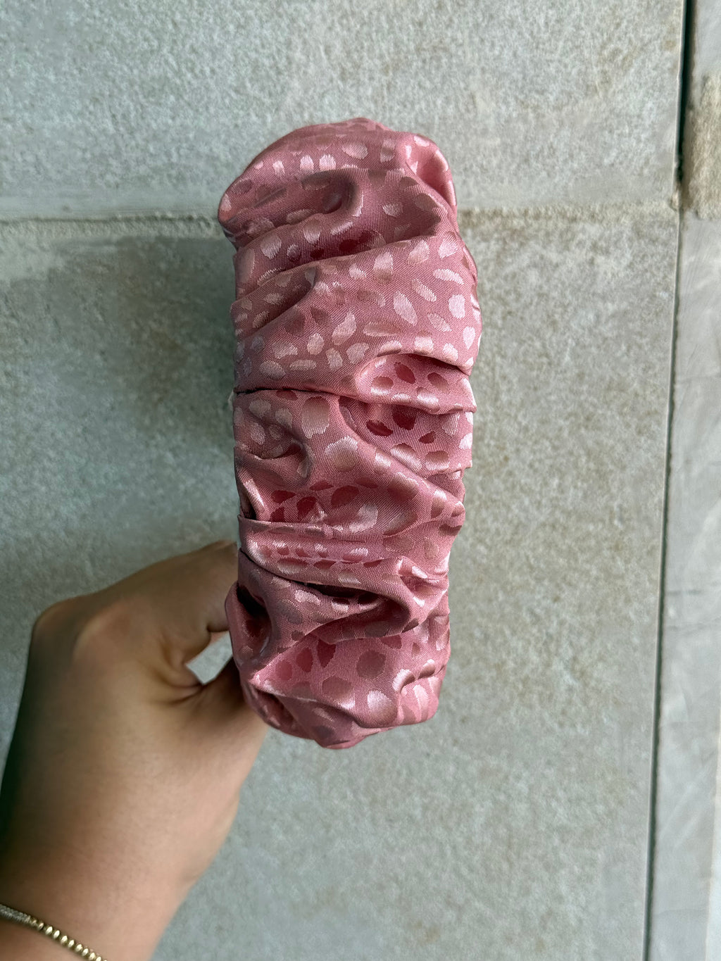 קשת ורוד מנומר דגם נפח | 7 ס"מ